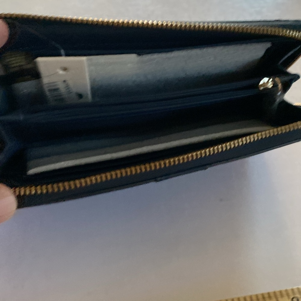 FOSSIL Vday Zip Clutch Hearst Zip Around Black Wallet. NWT - Picture 6 of 9